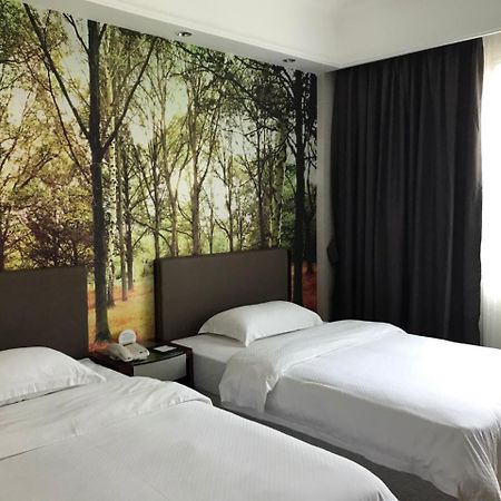 Guangzhou Nanfang Yiyuan Hotel Екстериор снимка