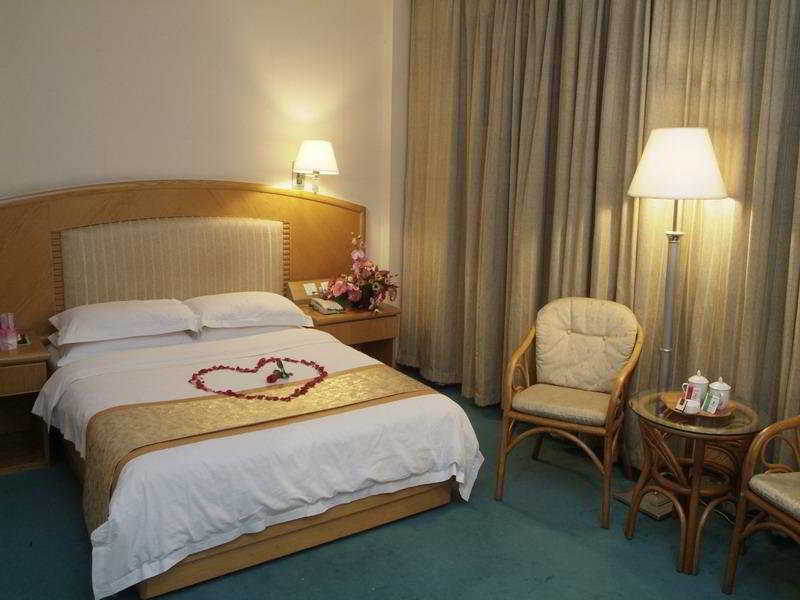 Guangzhou Nanfang Yiyuan Hotel Екстериор снимка
