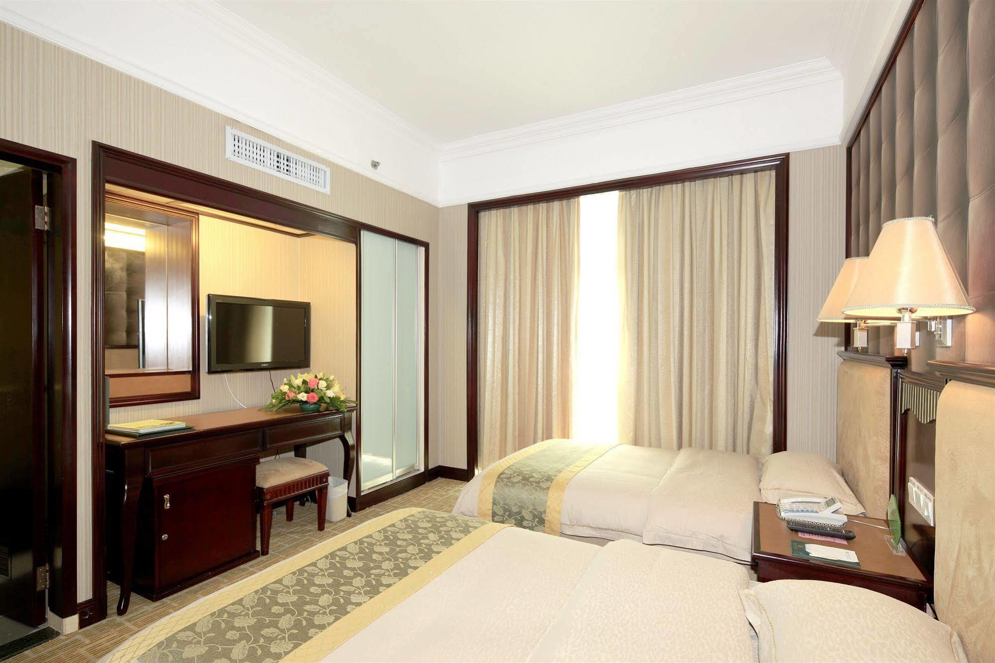 Guangzhou Nanfang Yiyuan Hotel Екстериор снимка
